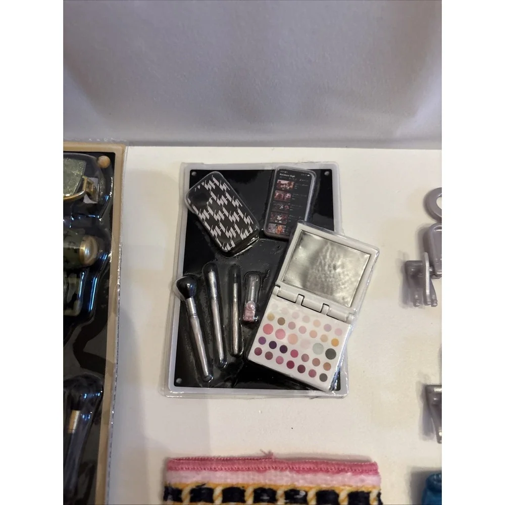 Rainbow High Accessory Lot Towels, Hangers, Makeup,‎ Computer, Phone, Ect New